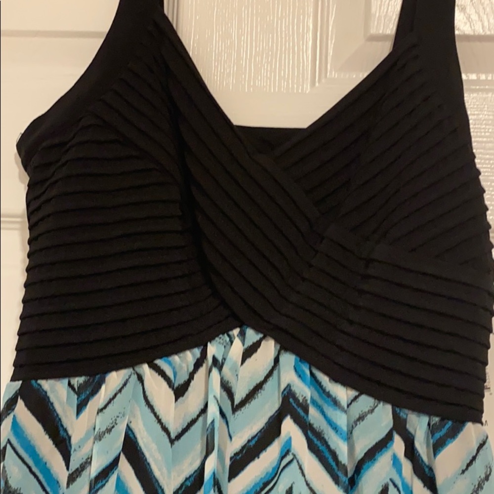Bethany Dress - Picture 2 of 3
